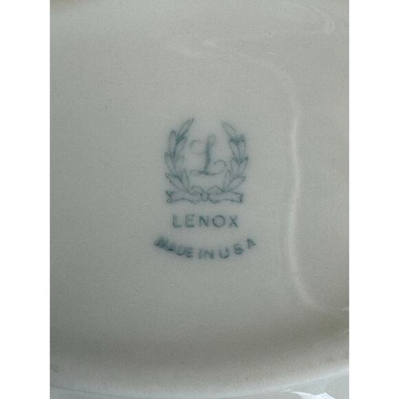 Lenox Vintage Acanthus Leaf Cream Porcelain Small 6” Bowl - Picture 9 of 10